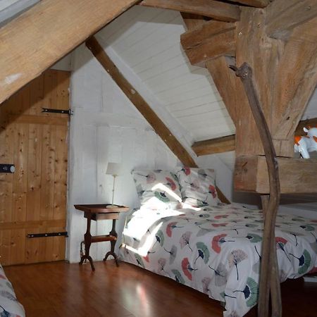 Room In Guest Room - Maison Lamerique Welcome You To One Of Their Room Dogs Are Also Welcomed Saint-Jean-le-Blanc Buitenkant foto