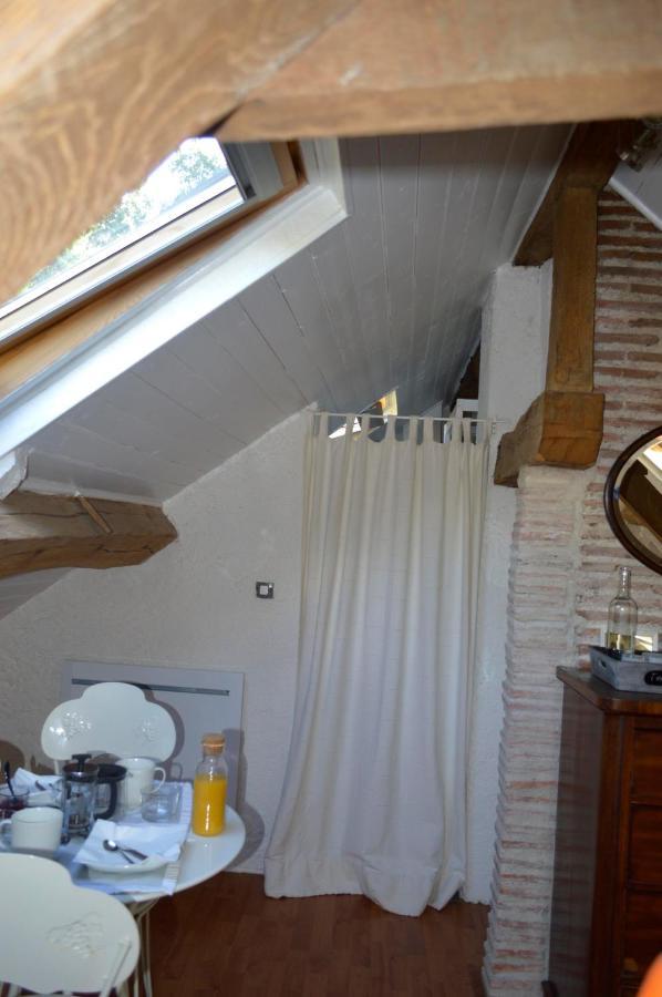 Room In Guest Room - Maison Lamerique Welcome You To One Of Their Room Dogs Are Also Welcomed Saint-Jean-le-Blanc Buitenkant foto